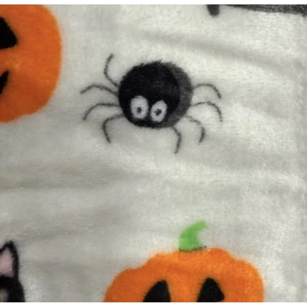 NWT Halloween Plush Throw Blanket Black Cats Witches Brew 50x70 Cat Spookville